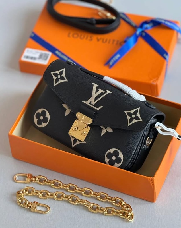 LV Pochette Métis East West
