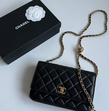 Chanel wallet on chain 2020