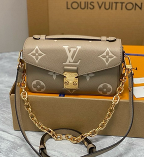 Louis Vuitton Pochette Metis East West Monogram Slingbag