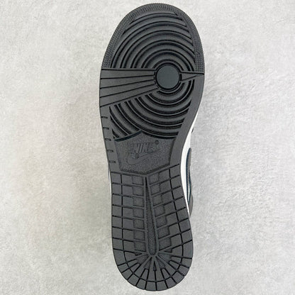Air Jordan 1 Retro High OG “Black and White” (Panda)