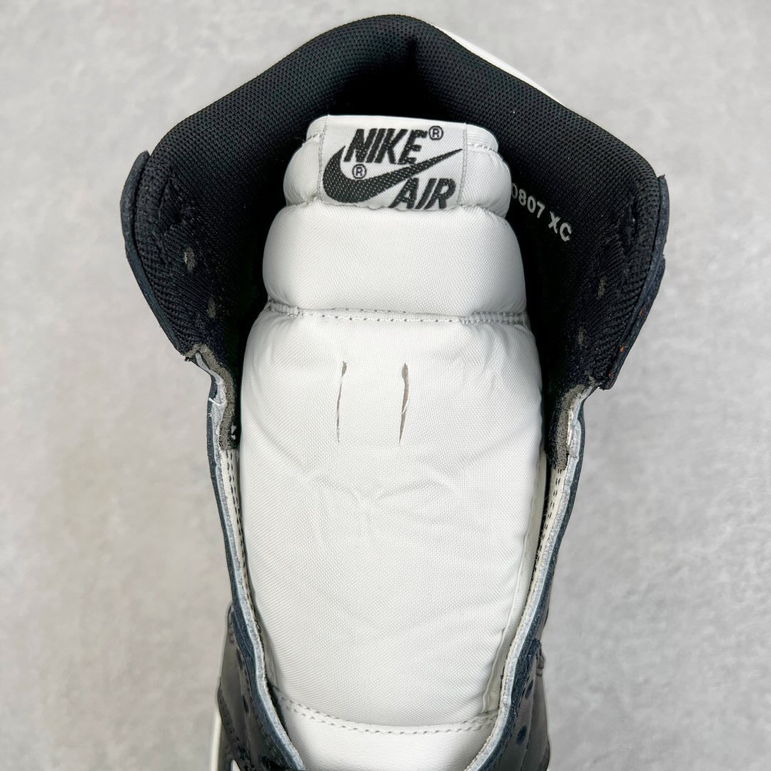 Air Jordan 1 Retro High OG “Black and White” (Panda)