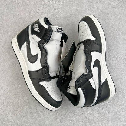 Air Jordan 1 Retro High OG “Black and White” (Panda)