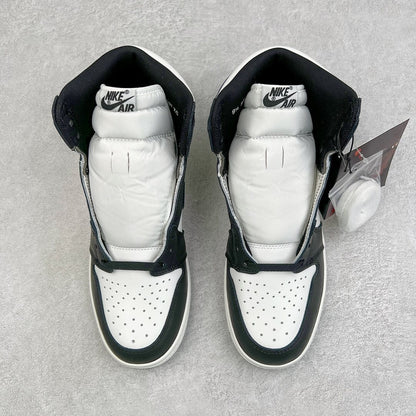 Air Jordan 1 Retro High OG “Black and White” (Panda)