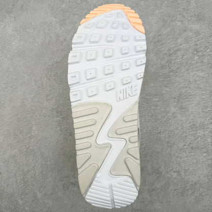 Nike Air Max 90 Light Bone/Gold – Chic & Sporty Vibes