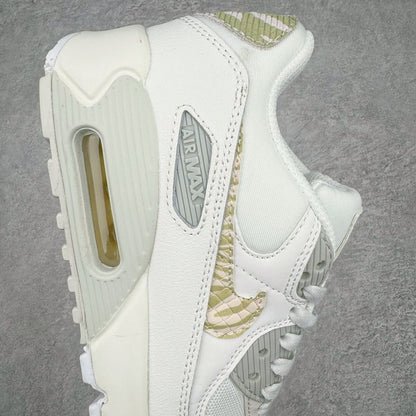 Nike Air Max 90 Light Bone/Gold – Chic & Sporty Vibes